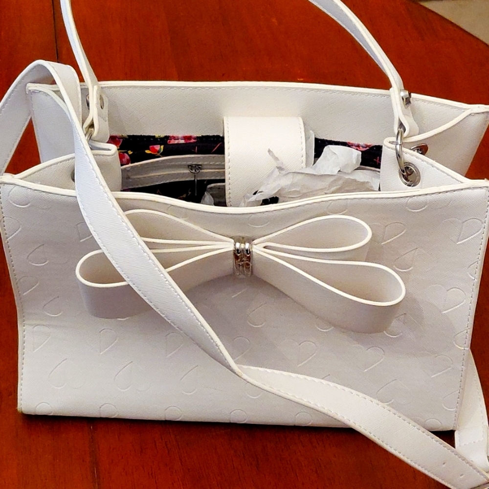 Betsey johnson satchel